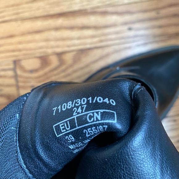 Zara rubber high heel bootie with buckle size 39, fits like an 8.5 - Picture 7 of 8